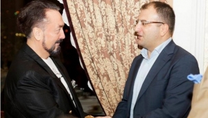 Adnan Oktarın evinde polisi bile şoke eden Cem Küçük belgeleri!