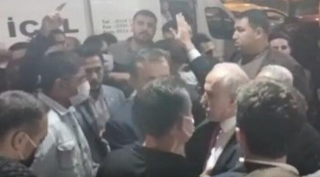 Mersin Büyükşehir Belediye Meclisi toplantısında kavga çıktı! Buranın horozu sen misin!