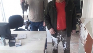 CHPli gruptan Haberci Gazetesine çirkin saldırı! Gazete binasına yumurta, bağlı boya ve yem attılar!