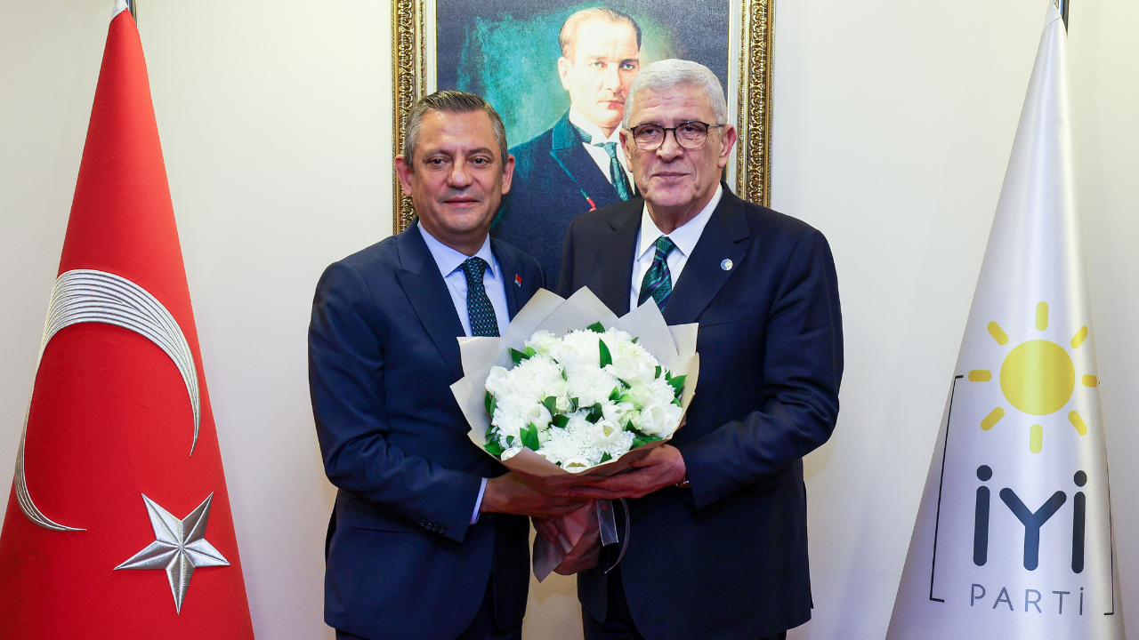 Özel'den Muhsin Şentürk tepkisi: "Mevcut Anayasayı ihlalde ısrarcısınız demek"